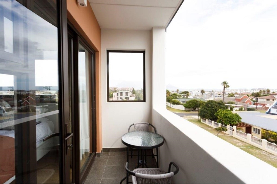 To Let 2 Bedroom Property for Rent in Waves Edge Western Cape